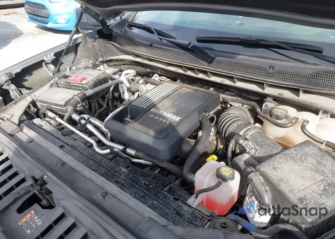 2024 Chevrolet Silverado 1500 4Wd Standard Bed Custom Trail Boss z USA, uszkodzony, nr VIN 3GCUDCE85RG452525